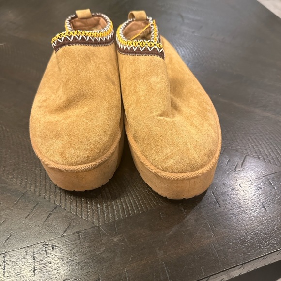 Pazzle Shoes - Dazzle Women's Tan Slippers
